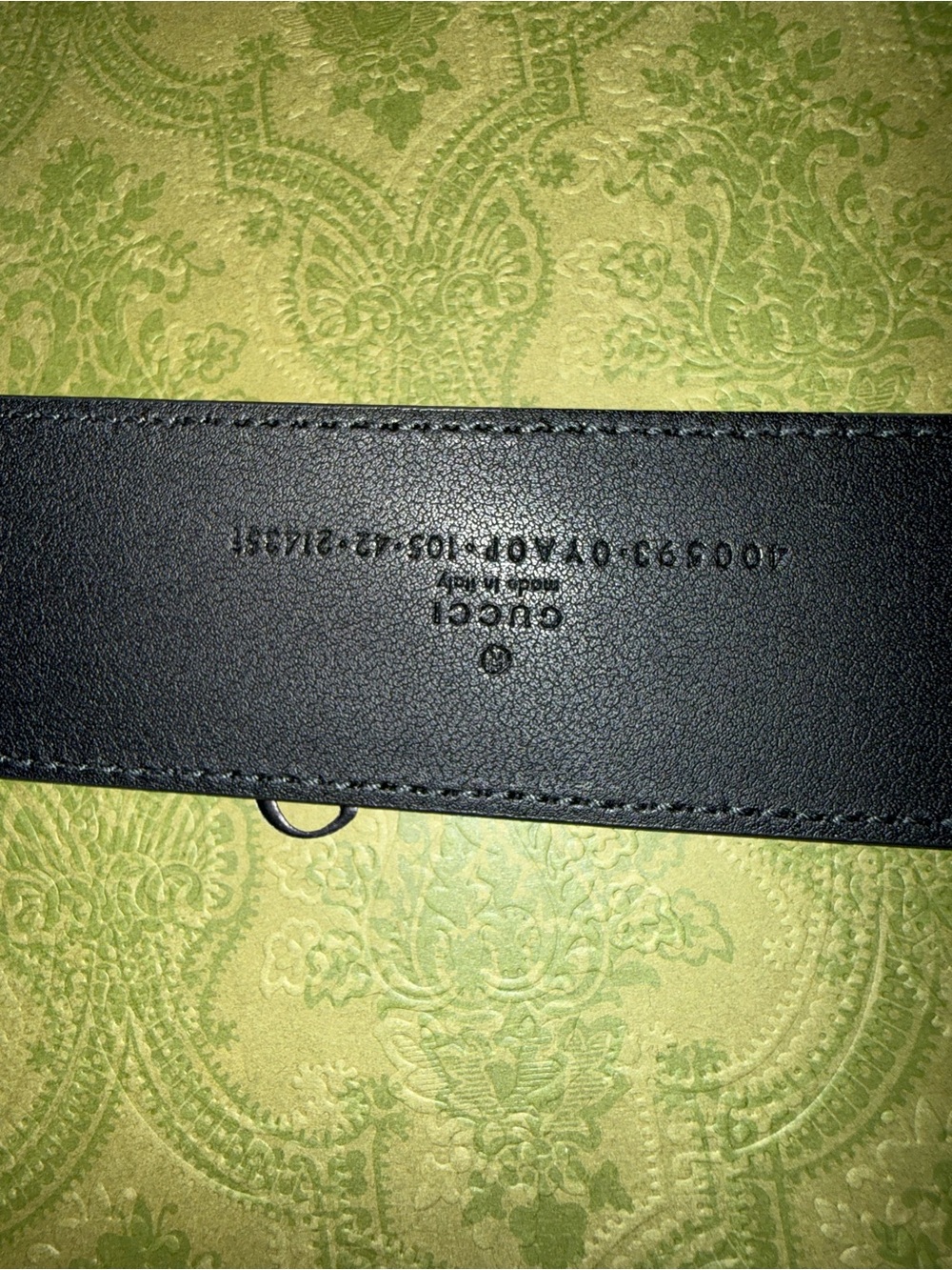 Gucci Black Leather Belt with GG buckle - Picture 3 of 8